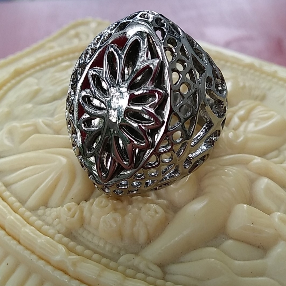 Stainless Steel Statement Outstanding Ring sz 9
